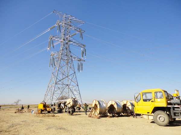2013年内蒙古永盛线330KV组塔架线工程